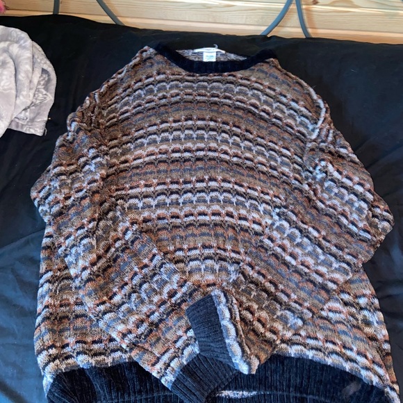 Sweater - Picture 2 of 2